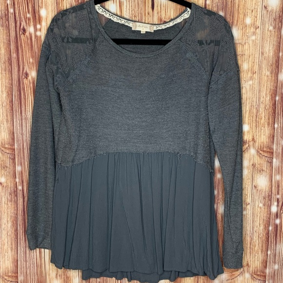 Altar’d state Lace Shoulders Size Medium Charcoal Gray Babydoll Top - Picture 2 of 7